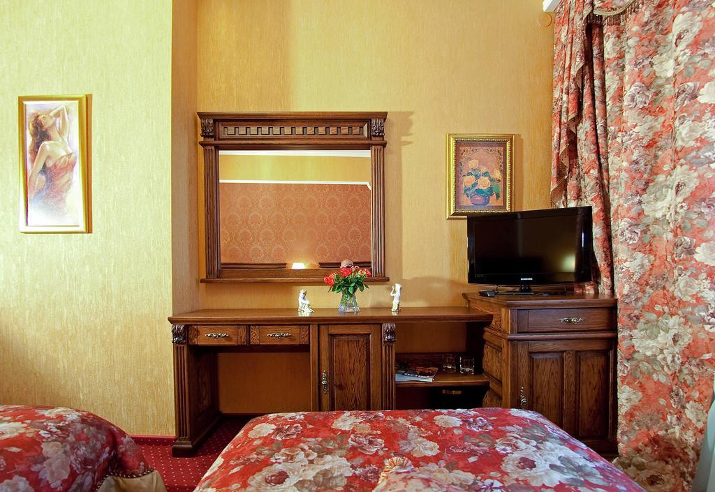 Deluxe Hotel Kupava Lviv Exterior photo