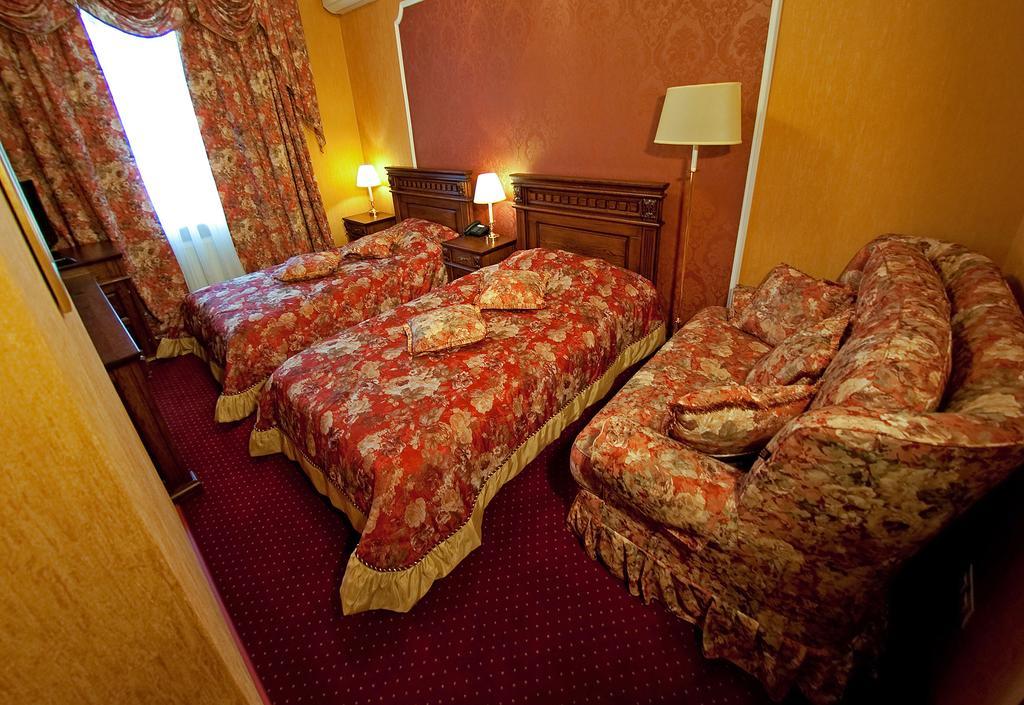 Deluxe Hotel Kupava Lviv Exterior photo