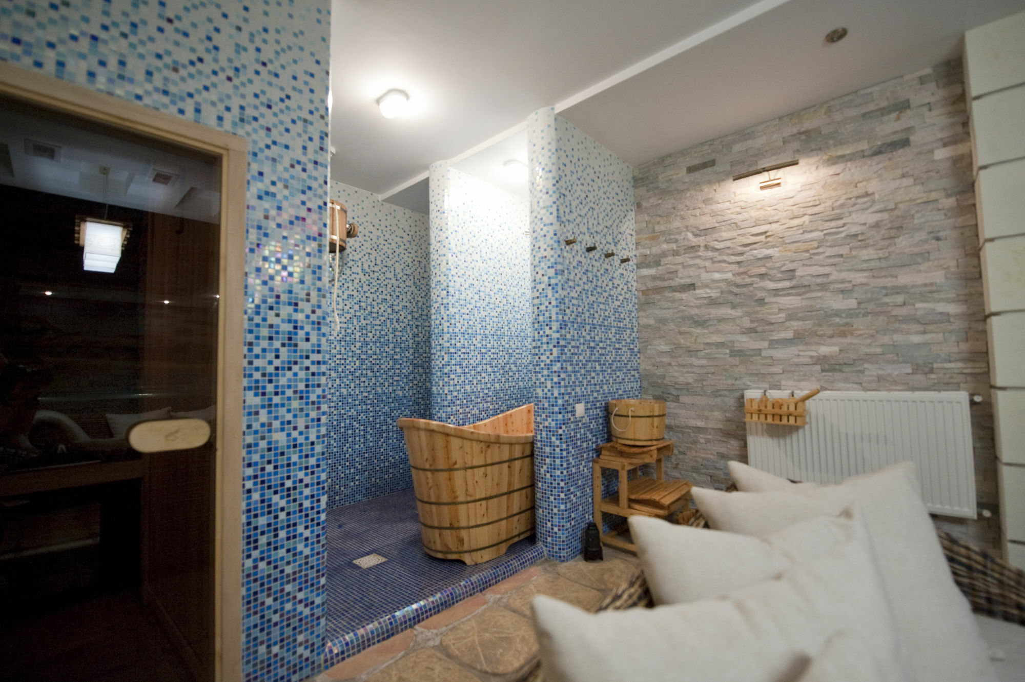 Deluxe Hotel Kupava Lviv Exterior photo